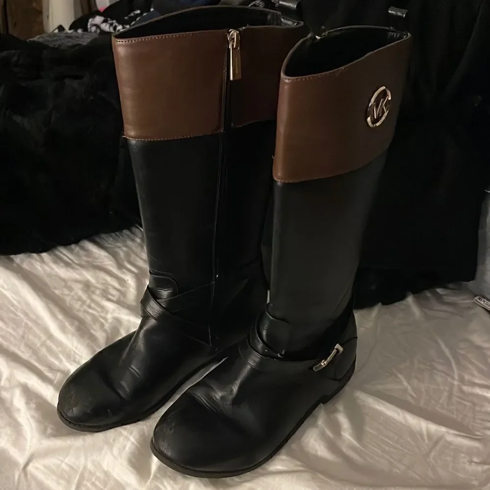Michael Kors Emma two tone leather riding boots w/buckle/belt black sz 5